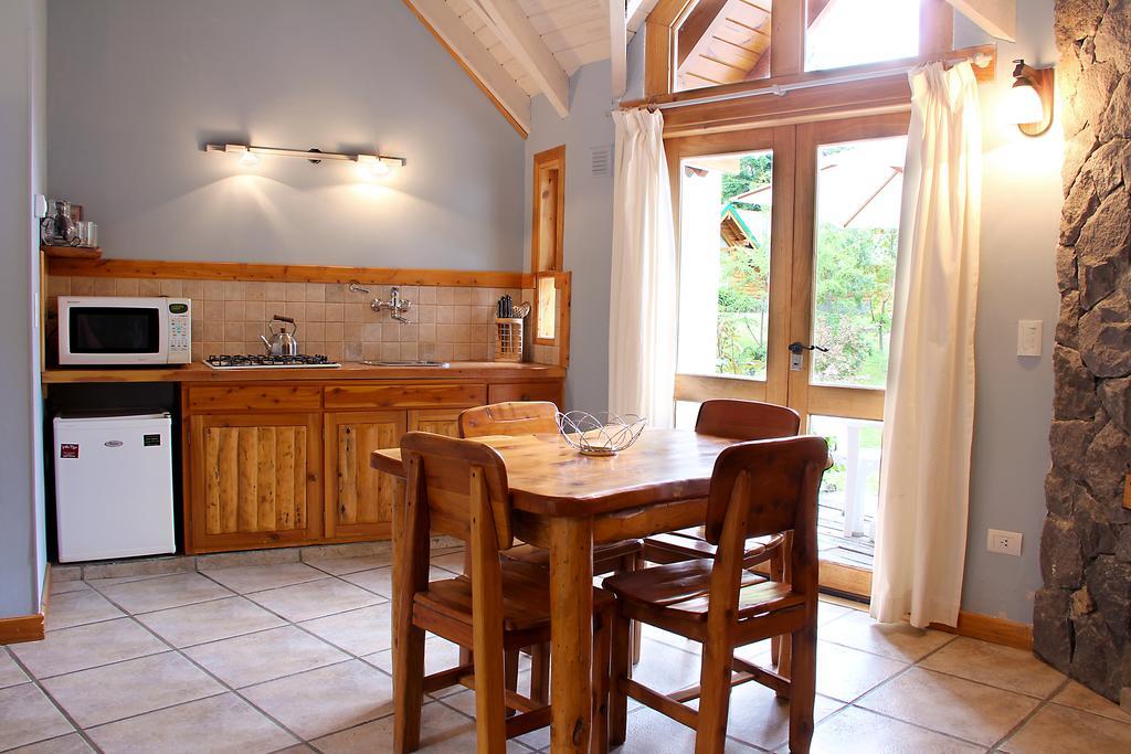 Cabanas Aldea De Los Andes Villa La Angostura Quarto foto